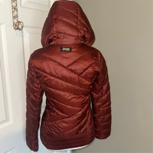 Bernardo Womens XS Rust Brown Criss Cross Hooded Puffer Jacket Fleece Lined Hood - Picture 3 of 11